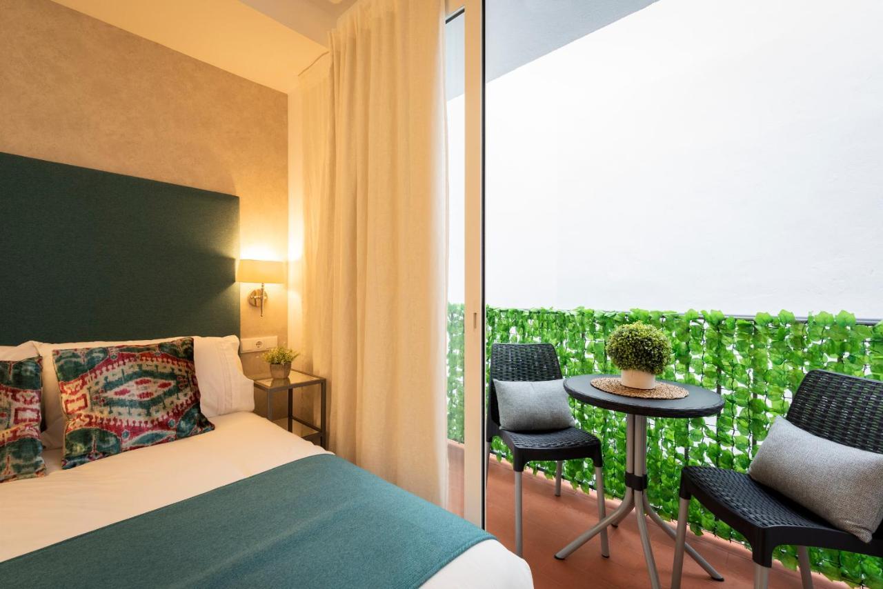 Genteel Home Banos Sevilla Bagian luar foto