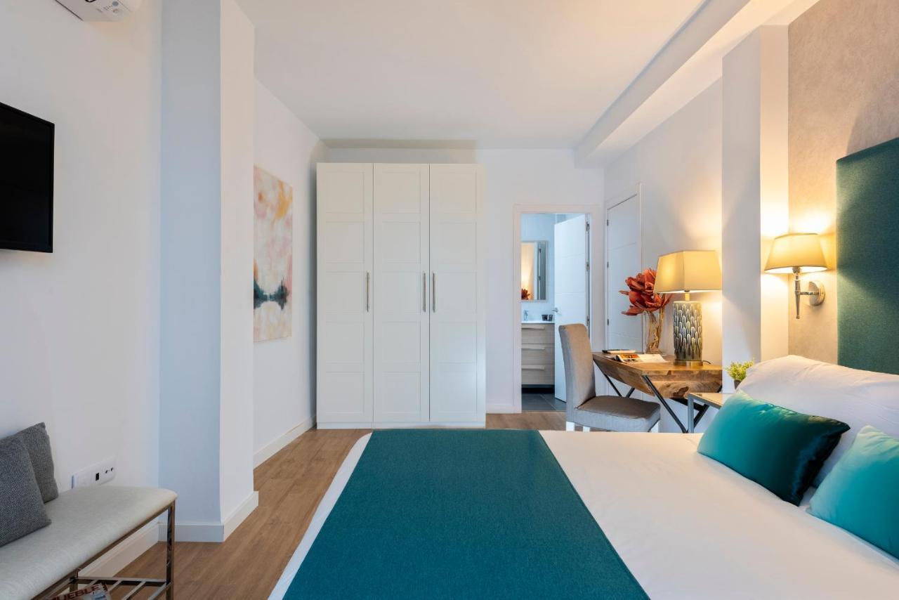 Genteel Home Banos Sevilla Bagian luar foto