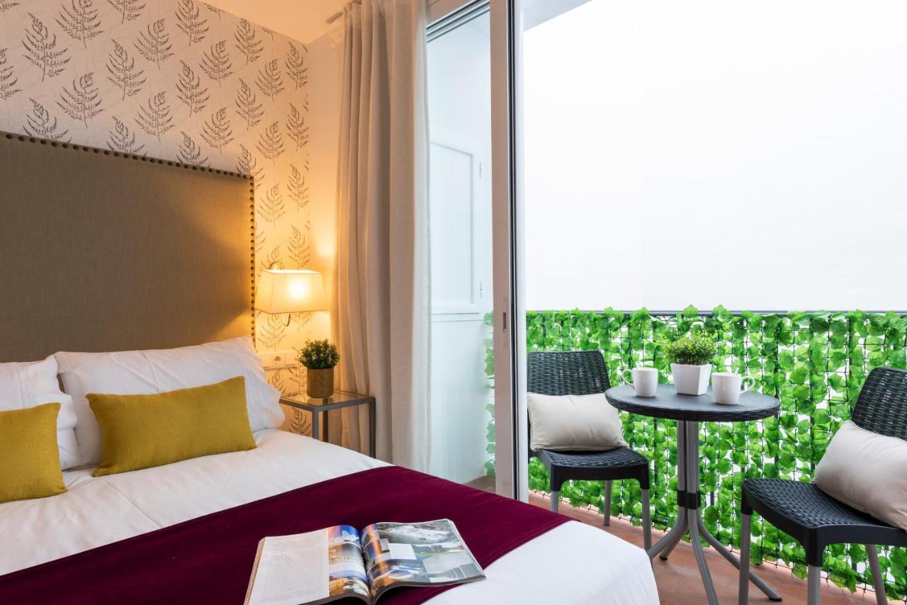 Genteel Home Banos Sevilla Bagian luar foto