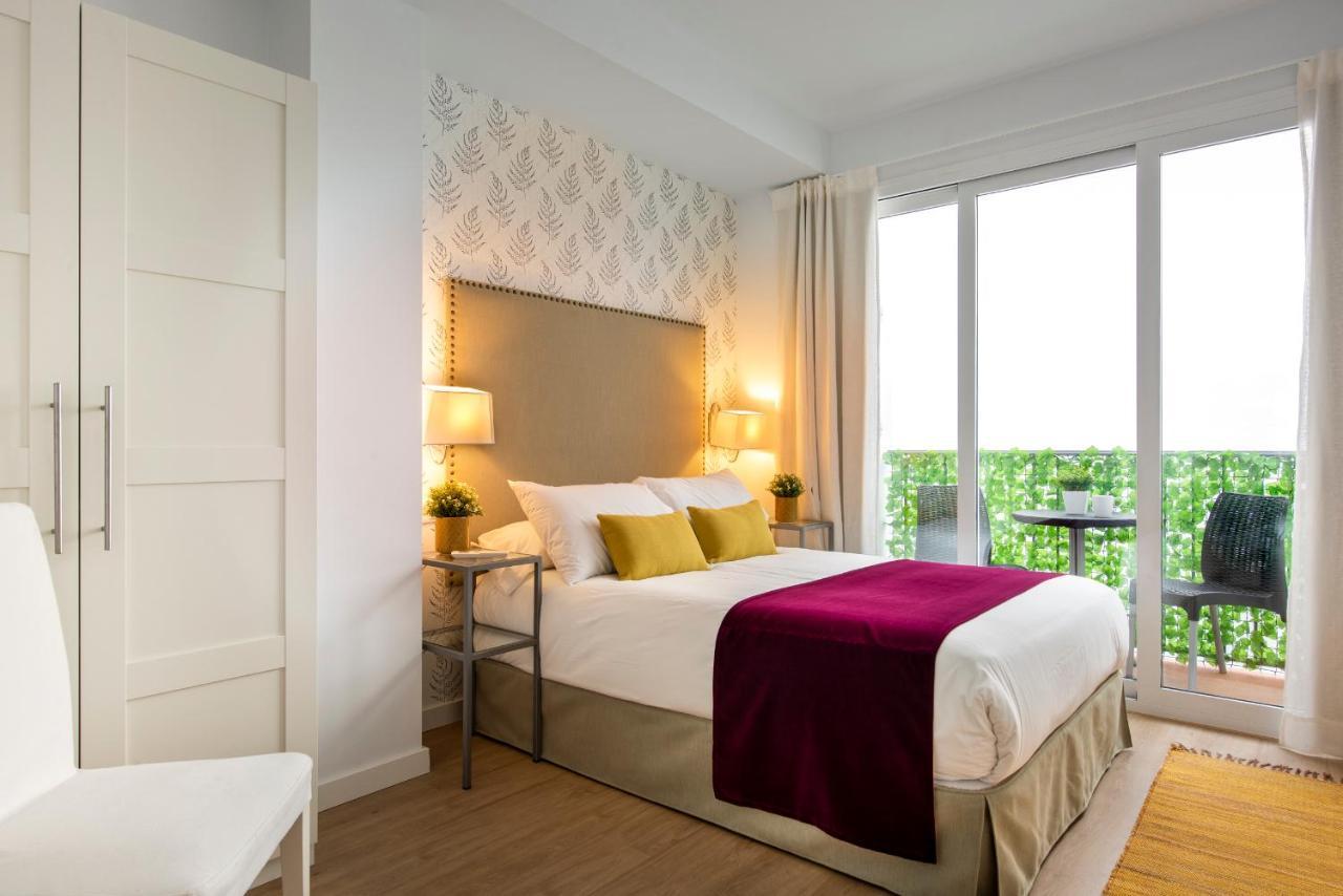 Genteel Home Banos Sevilla Bagian luar foto