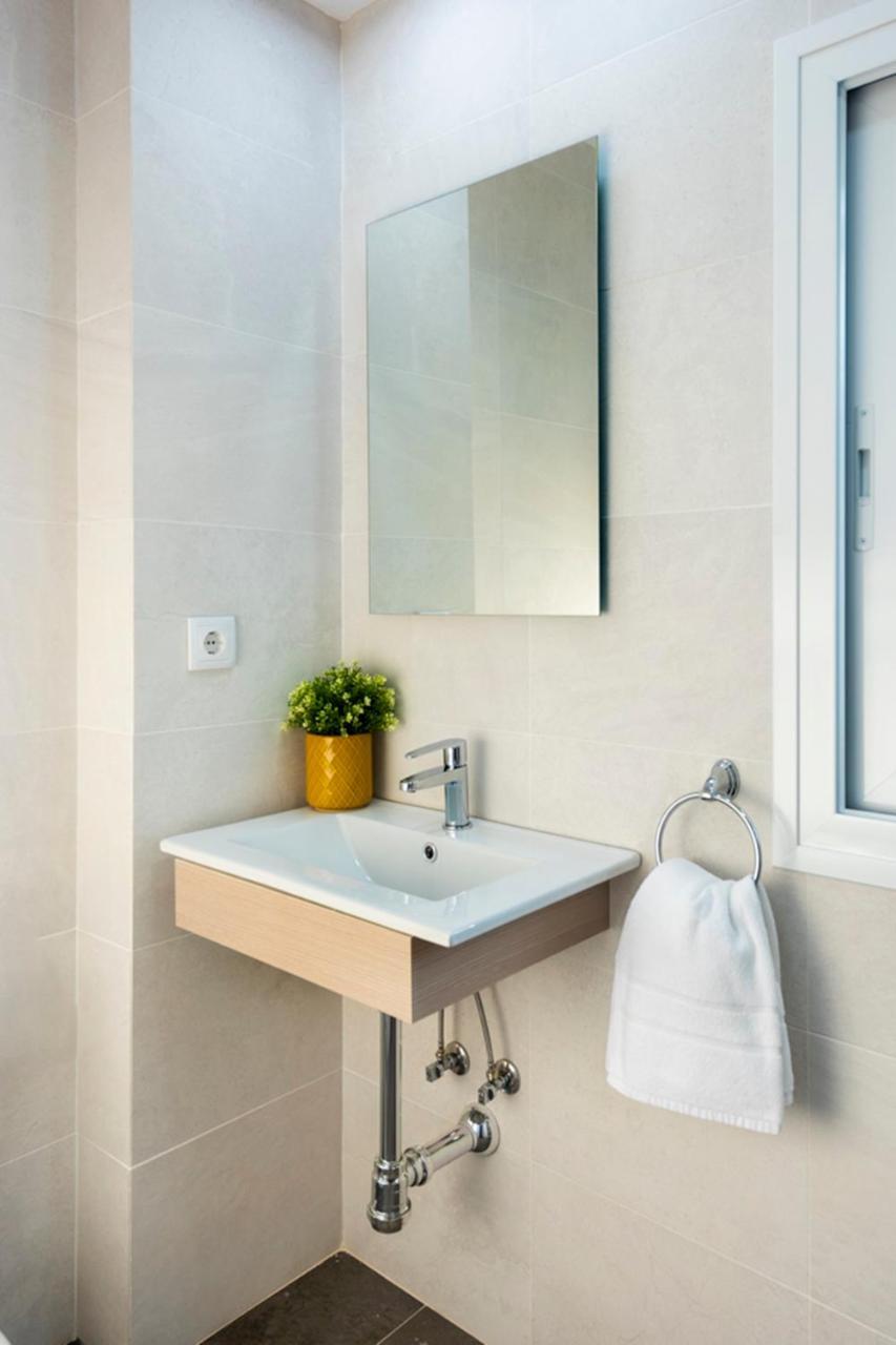 Genteel Home Banos Sevilla Bagian luar foto
